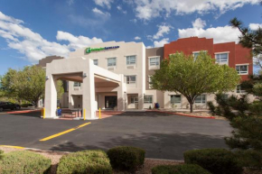 Holiday Inn Express & Suites - Santa Fe, an IHG Hotel